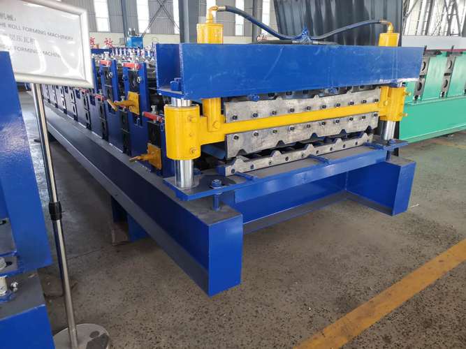 興和機(jī)械現(xiàn)貨銷售彩鋼840/900型全自動雙層壓瓦機(jī) 彩鋼夾芯板設(shè)備